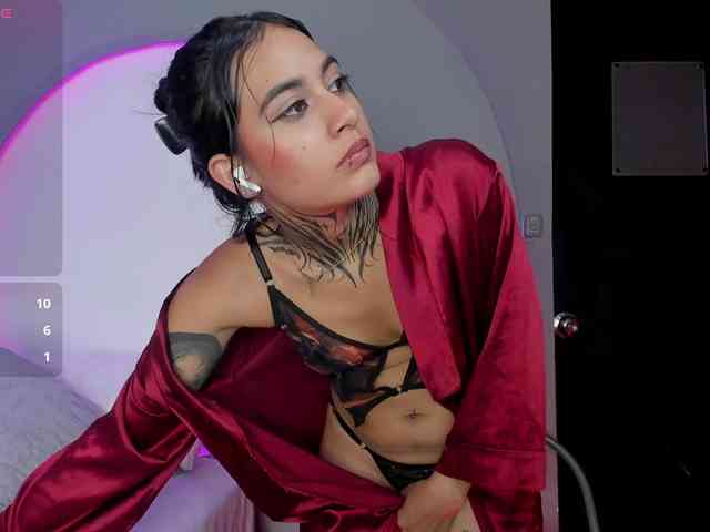 NicolleSweett04