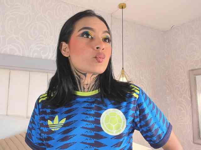 NicolleSweett04 webcam