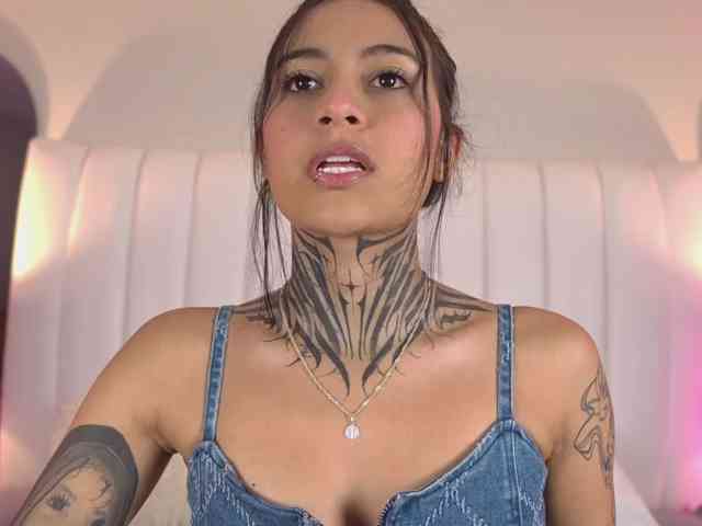 NicolleSweett04