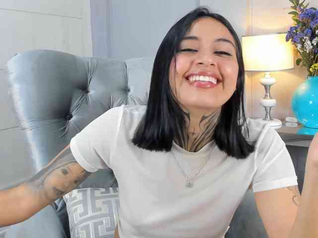NicolleSweett04