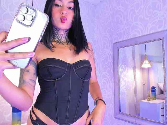 NicolleSweett04 NicolleSweett04