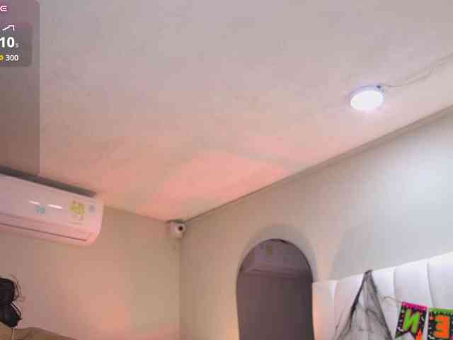 NicolleSweett04