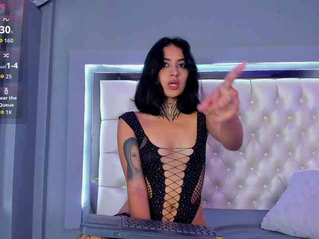 NicolleSweett04 webcam