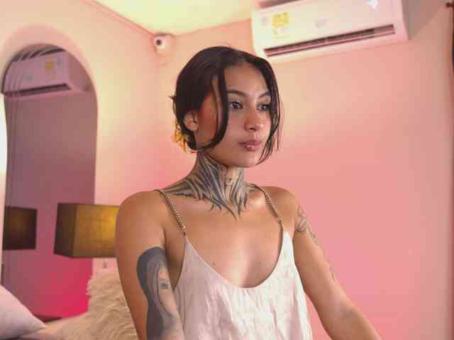 NicolleSweett04