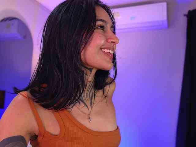 NicolleSweett04 webcam