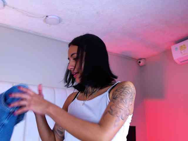 NicolleSweett04 webcam
