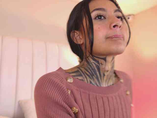 NicolleSweett04 webcam