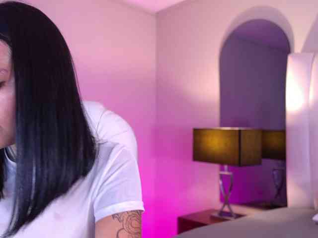 nicollesweett04's live room