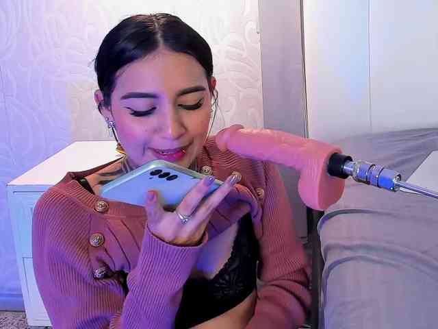 NicolleSweett04 webcam
