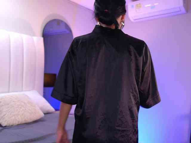 NicolleSweett04 webcam