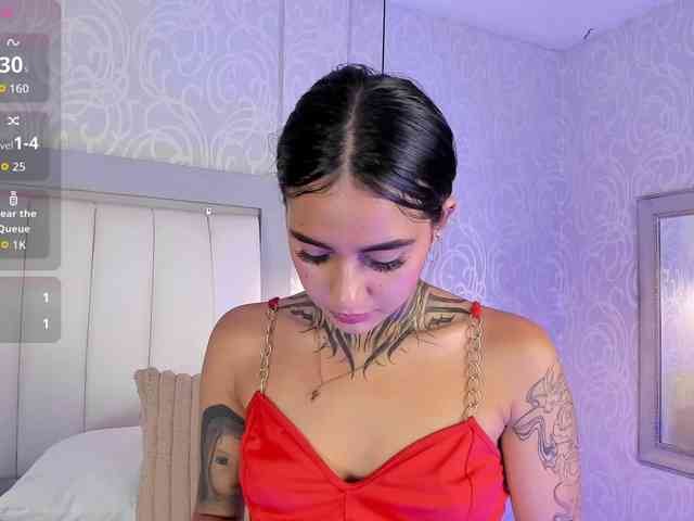 NicolleSweett04 webcam