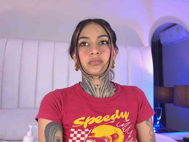 NicolleSweett04