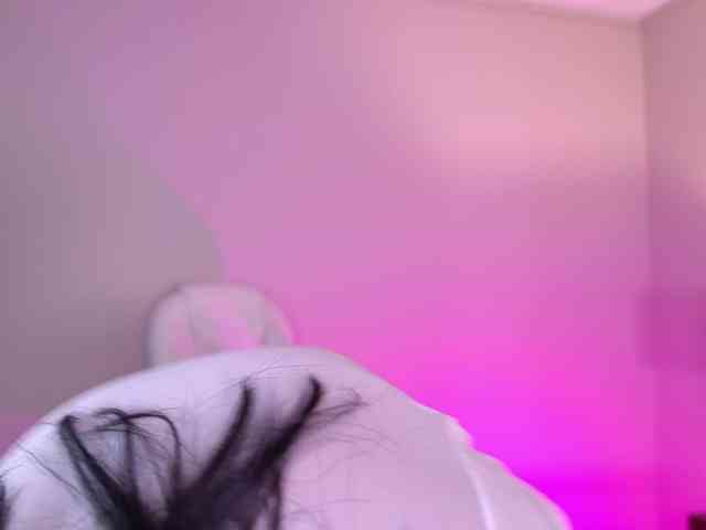 NicolleSweett04 webcam