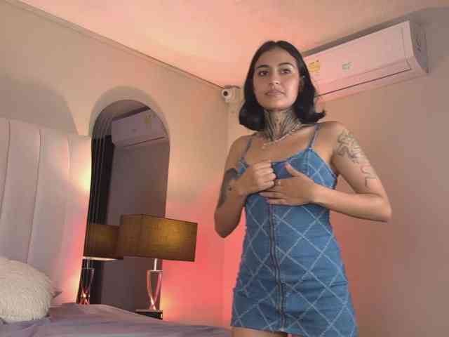 NicolleSweett04