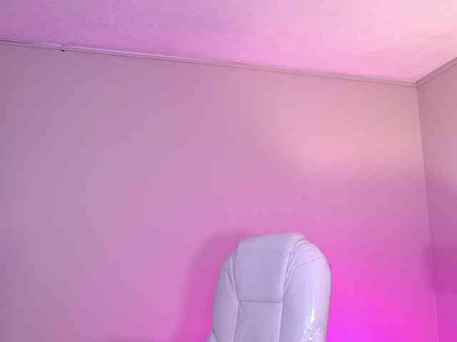 NicolleSweett04 webcam