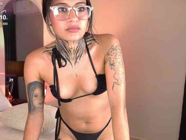 NicolleSweett04
