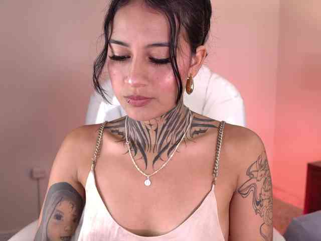 NicolleSweett04 webcam