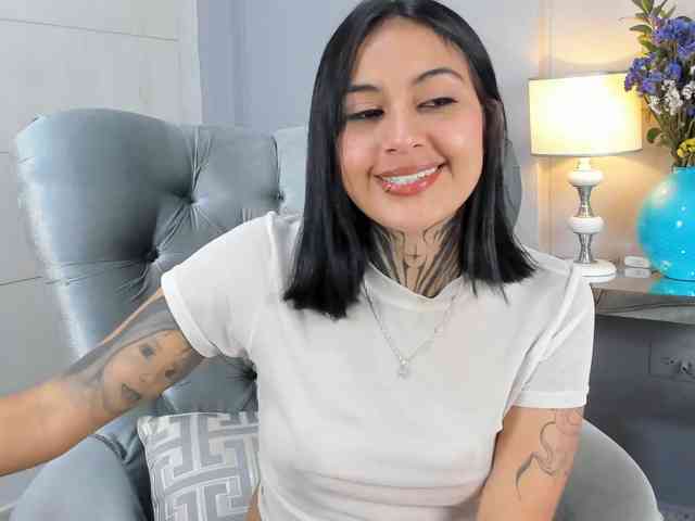 NicolleSweett04