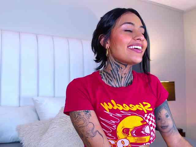 NicolleSweett04