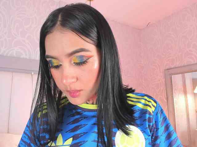 NicolleSweett04 webcam