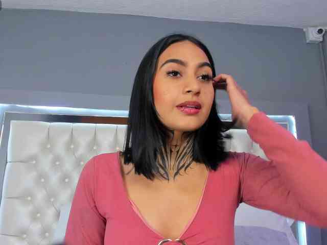 NicolleSweett04 webcam