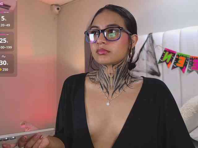 NicolleSweett04