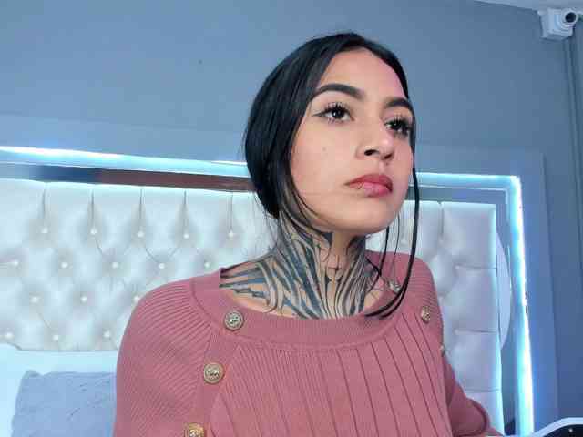 NicolleSweett04 webcam