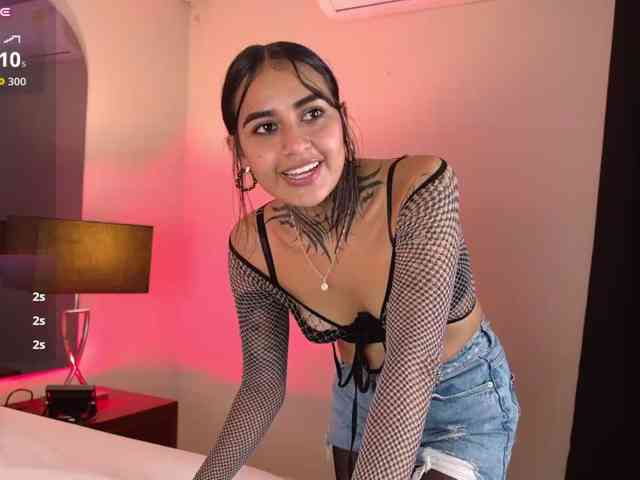 NicolleSweett04