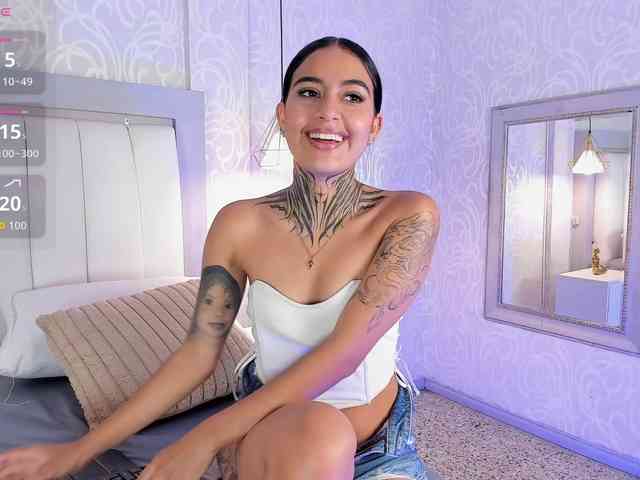 NicolleSweett04