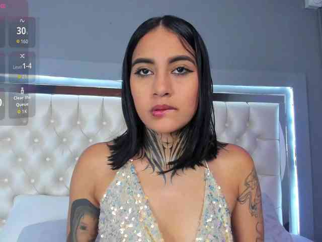 NicolleSweett04 webcam