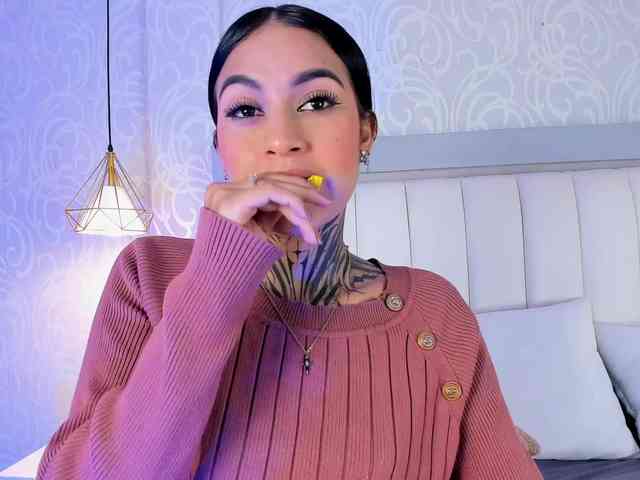 NicolleSweett04 webcam