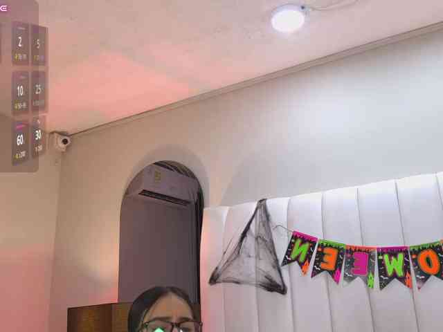 NicolleSweett04