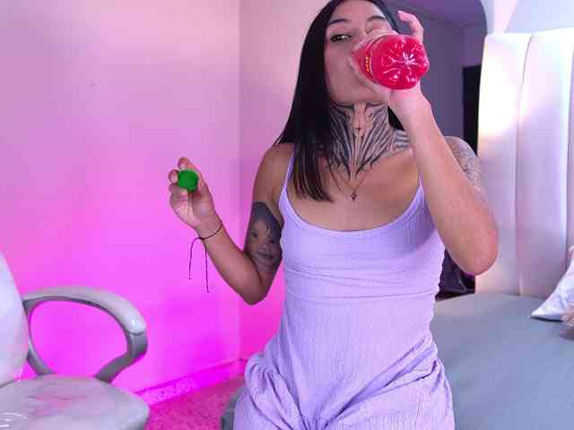 NicolleSweett04 NicolleSweett04
