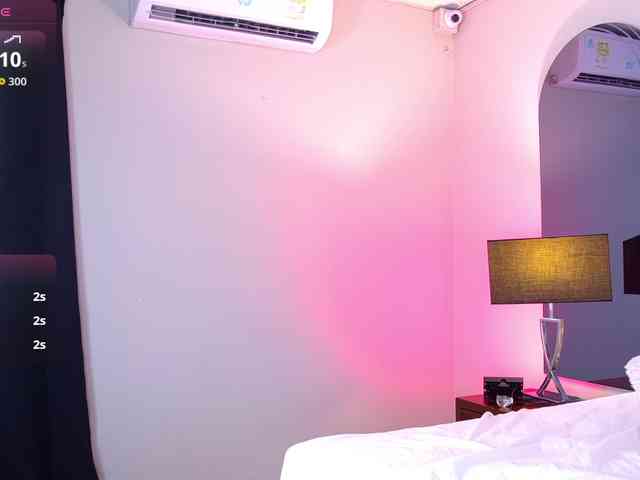 NicolleSweett04 webcam