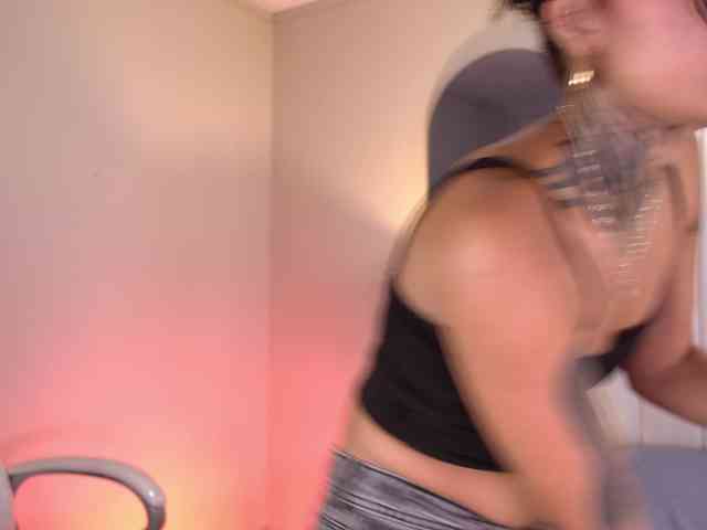 NicolleSweett04 webcam