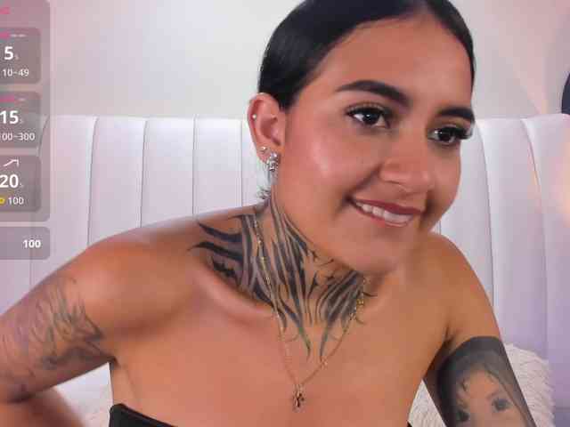 NicolleSweett04 webcam