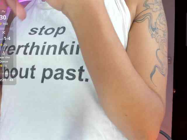 NicolleSweett04 webcam