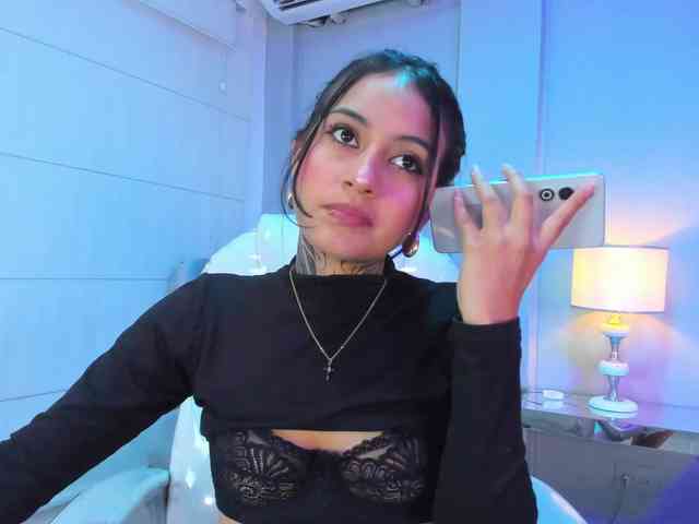 NicolleSweett04 NicolleSweett04