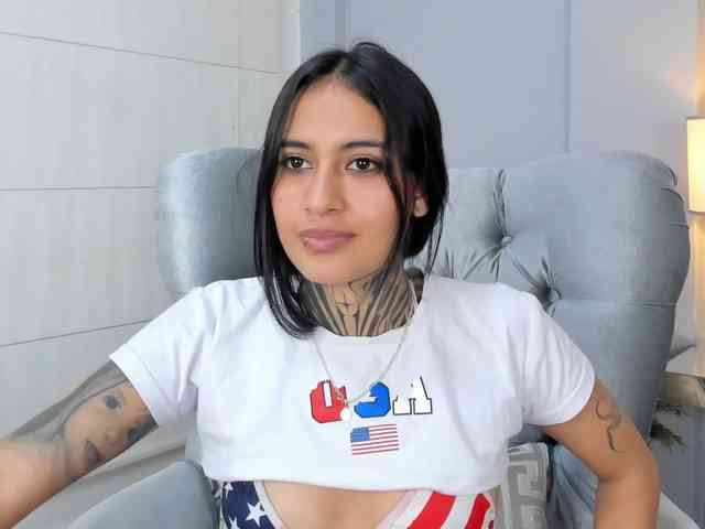 NicolleSweett04