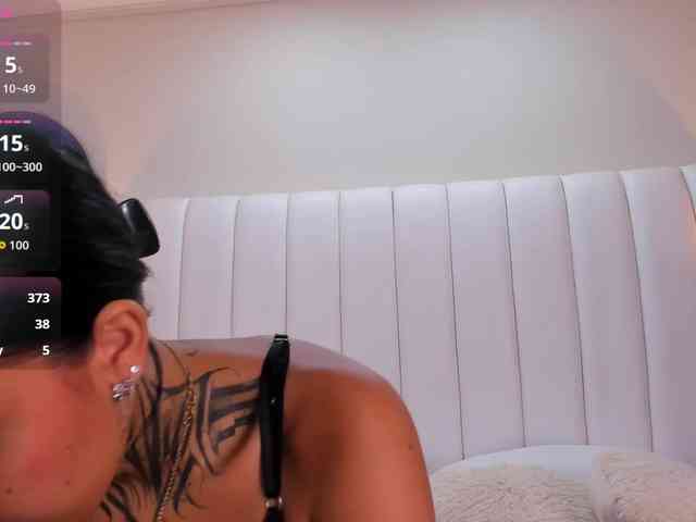 NicolleSweett04 webcam