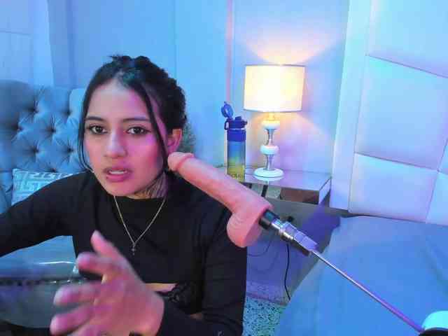 NicolleSweett04 webcam