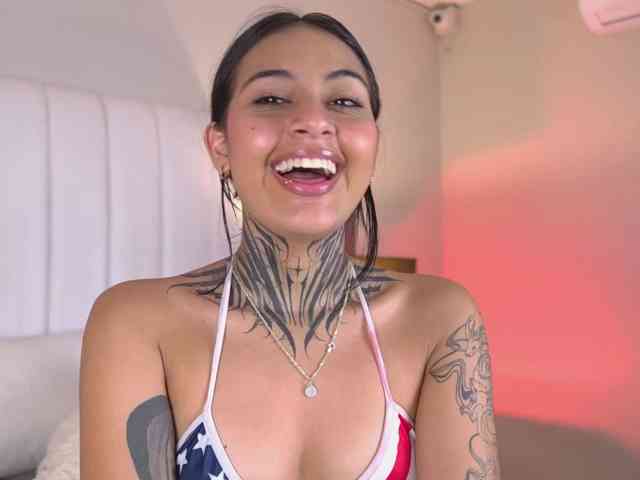 NicolleSweett04