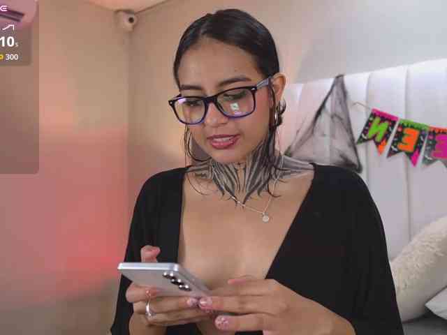 NicolleSweett04