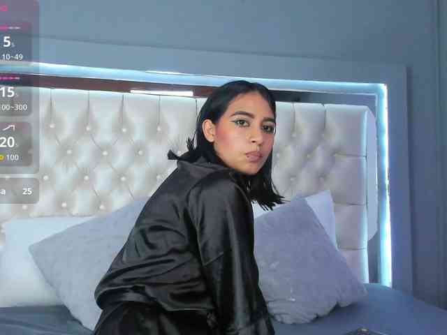 NicolleSweett04 webcam