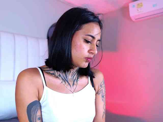 NicolleSweett04