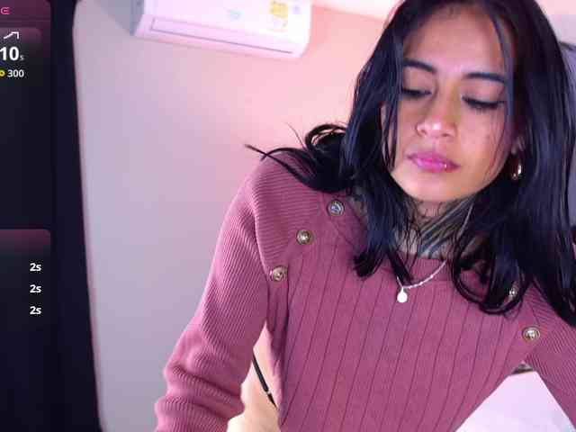 NicolleSweett04 webcam