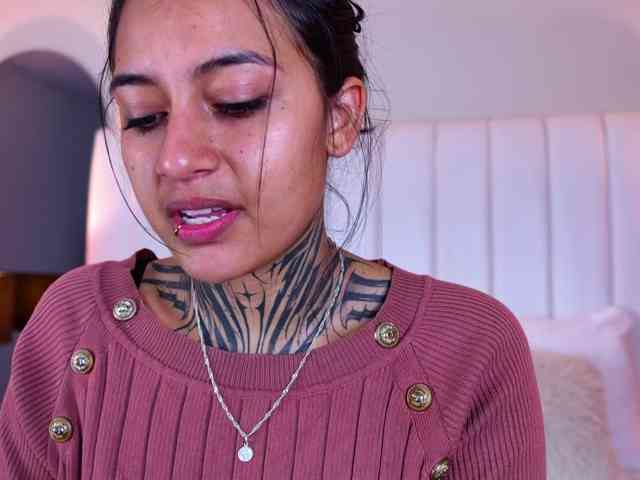 NicolleSweett04 webcam