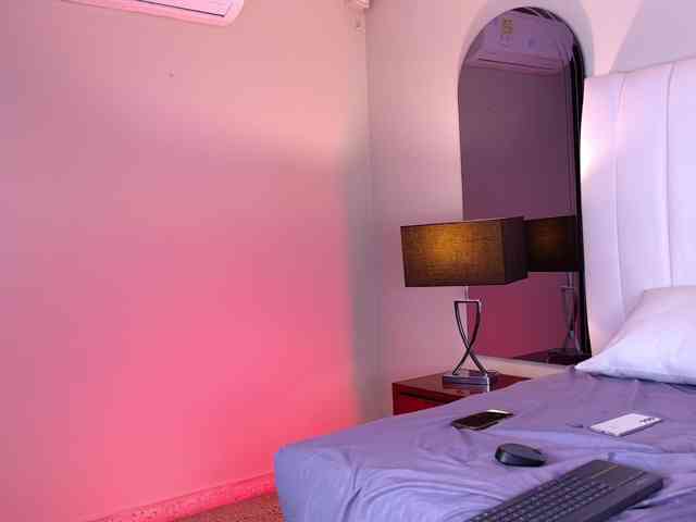 NicolleSweett04 webcam