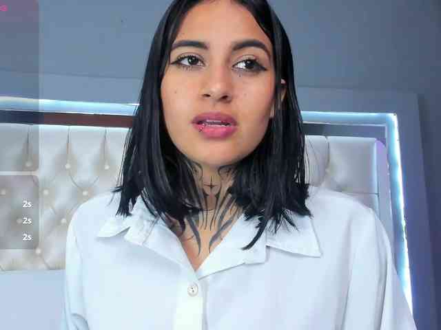 NicolleSweett04 webcam