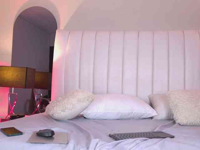 NicolleSweett04